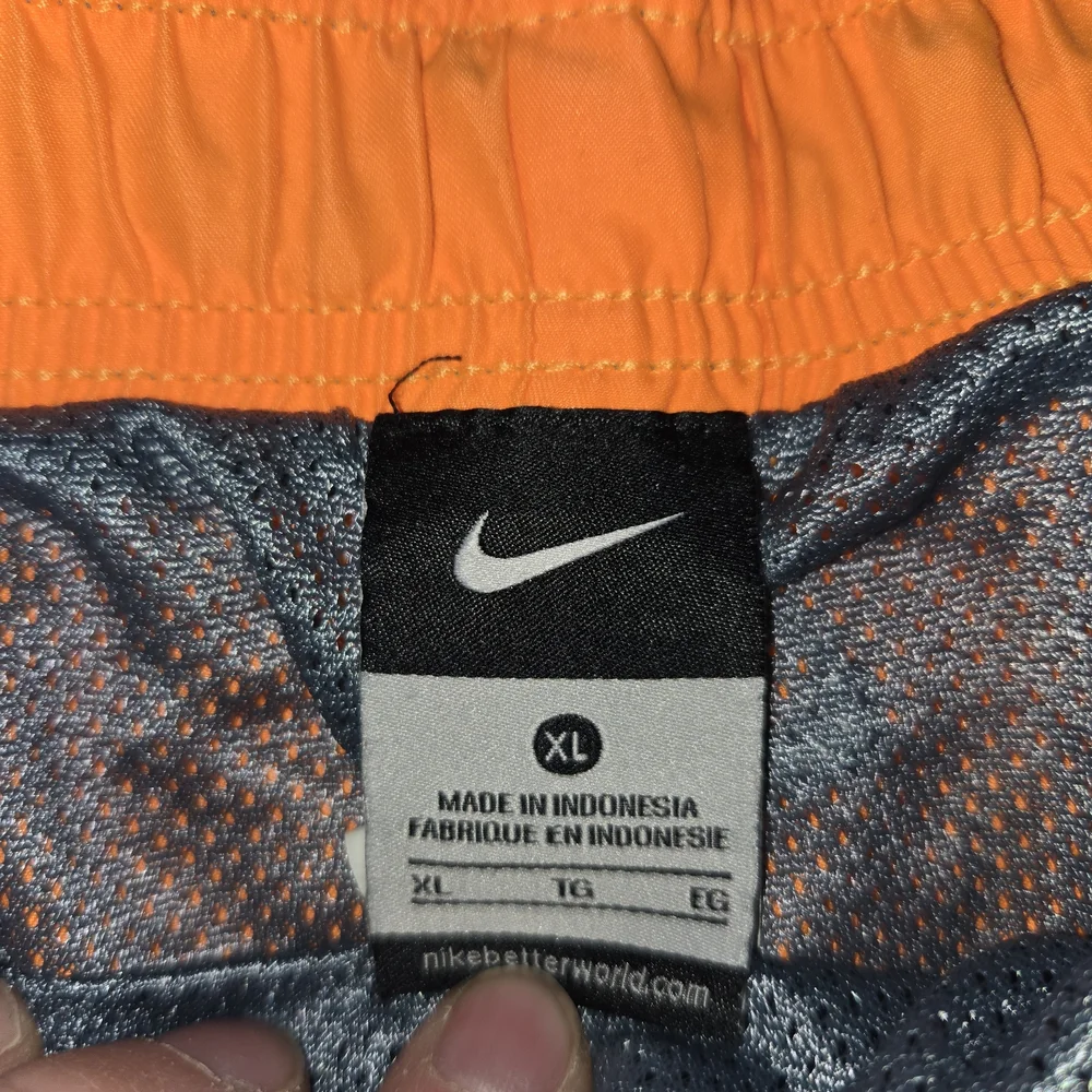 Nike Swimwear Mens XL Gray Orange Drawstring Elastic Waist‎ Pockets Mesh Lined